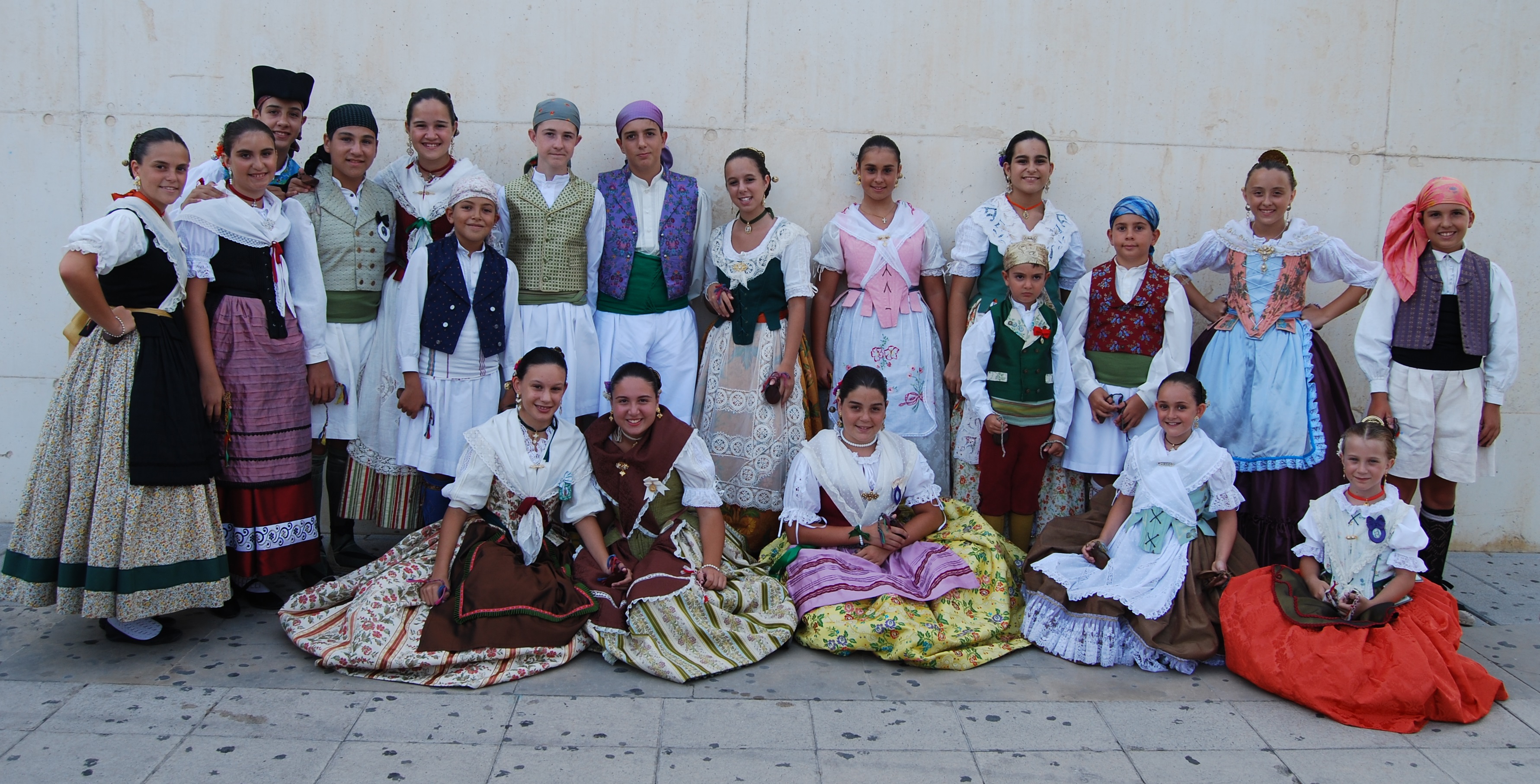 Final de las fiestas populares con el Grup de danses Sargantana